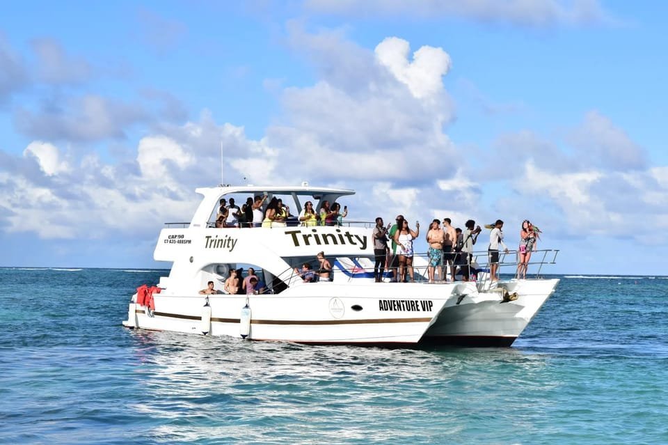 Punta Cana: Party Boat with Music & Open Bar - Image 8
