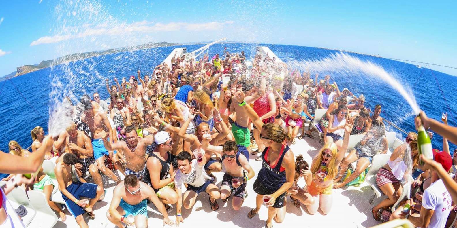 Punta Cana: Party Boat Booze Cruise with Hotel Transfers - Image 3