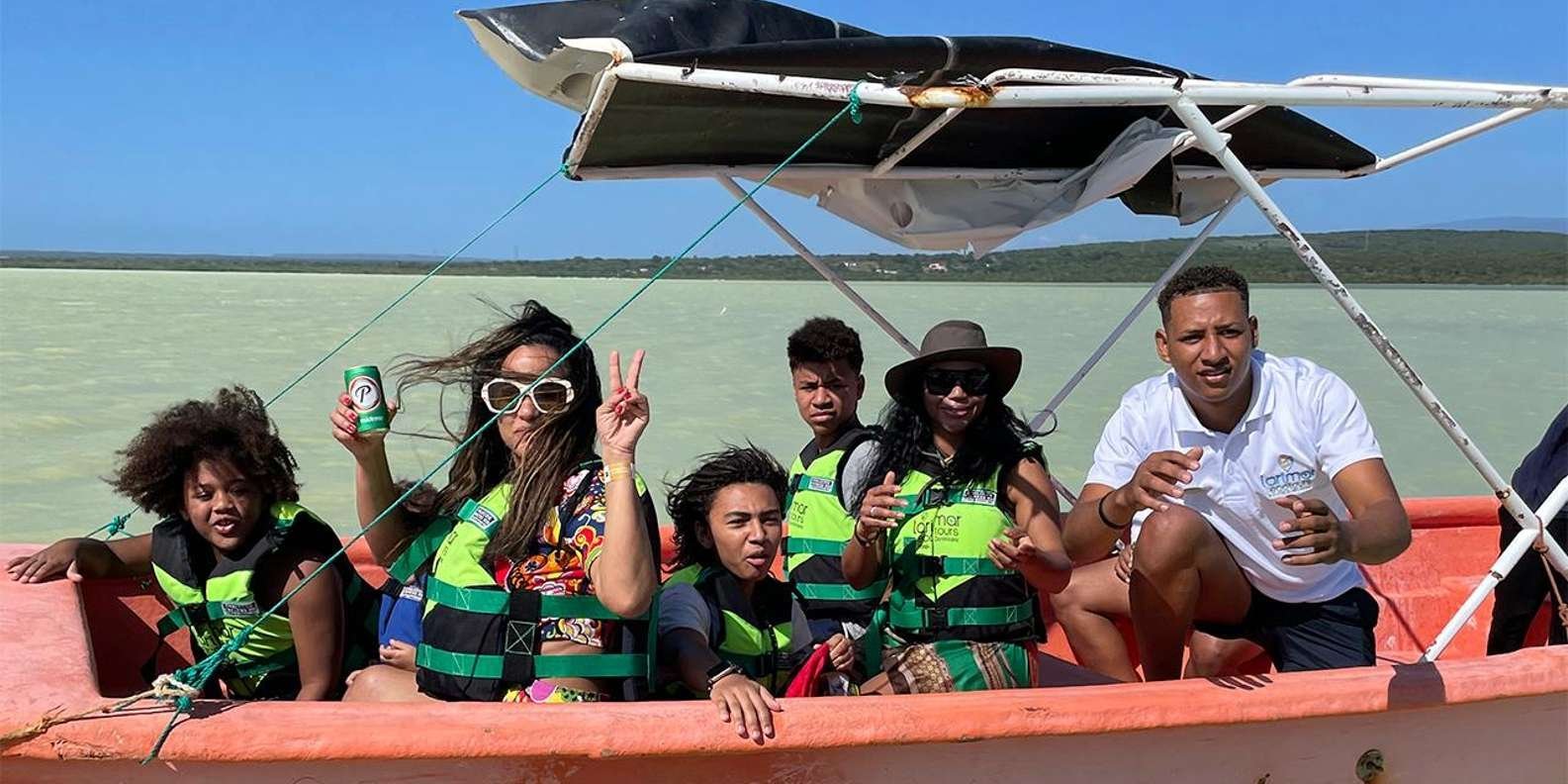 Bahía de las Águilas + Laguna de Oviedo ¡TODO INCLUIDO! - Image 4