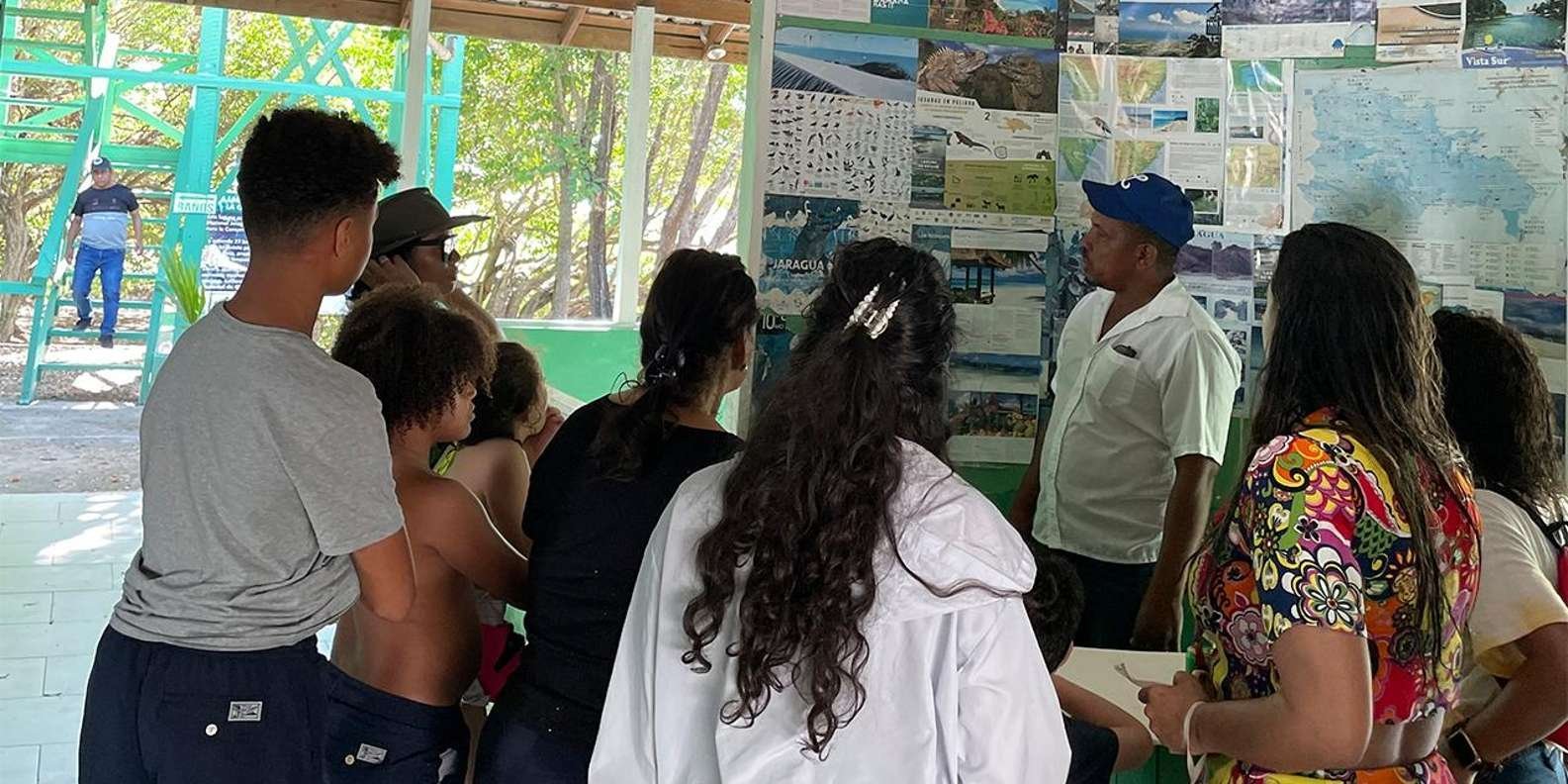 Bahía de las Águilas + Laguna de Oviedo ¡TODO INCLUIDO! - Image 6