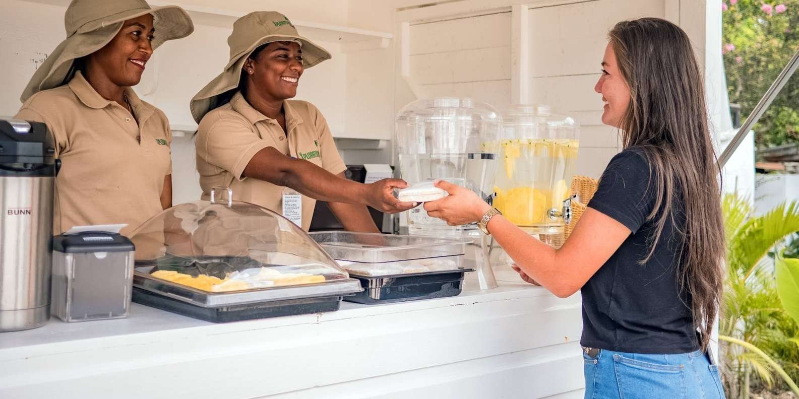 Punta Cana: Xploration Animal Park Bus Tour with Encounters - Image 5