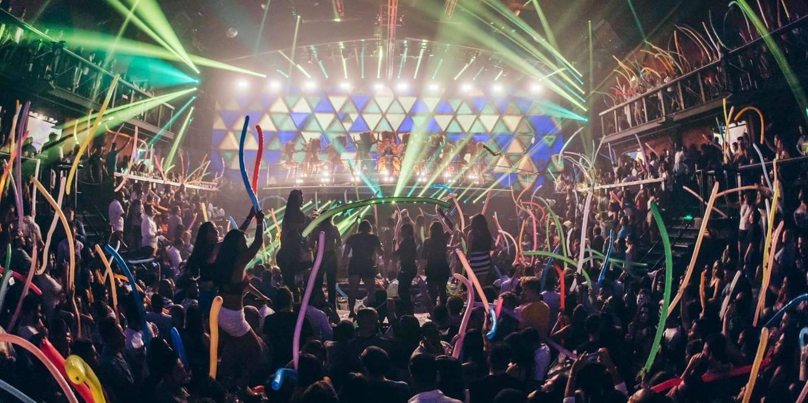 Punta Cana: Coco Bongo Nightclub with Round-Trip Transfer